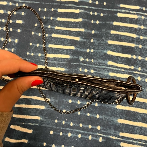 Chain Crossbody - Picture 7 of 7